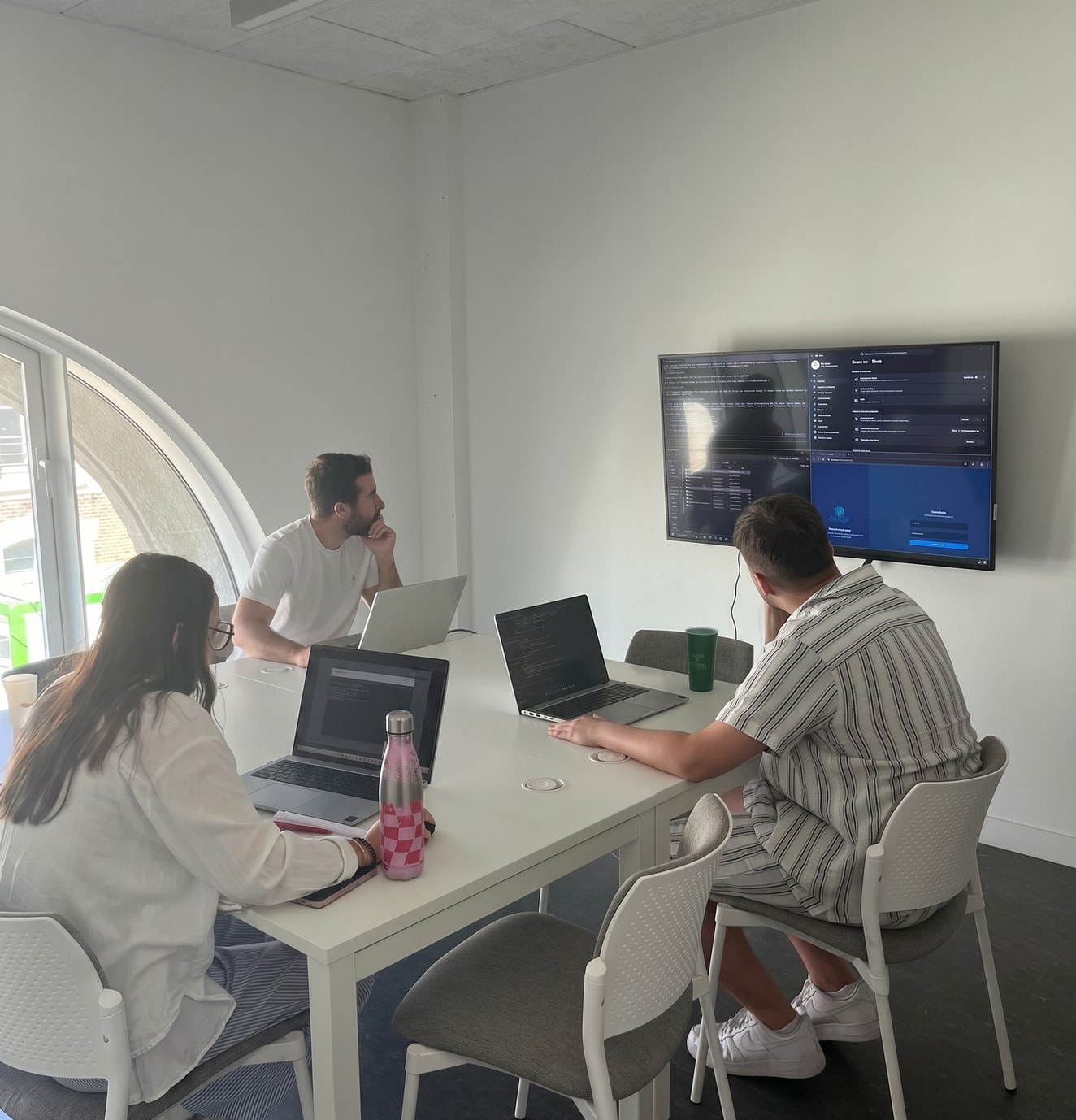 L'équipe Coekipia en salle de réunion